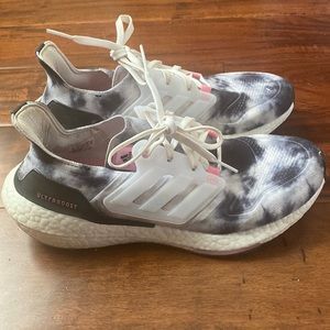 Women’s adidas Ultra Boost size 8.5